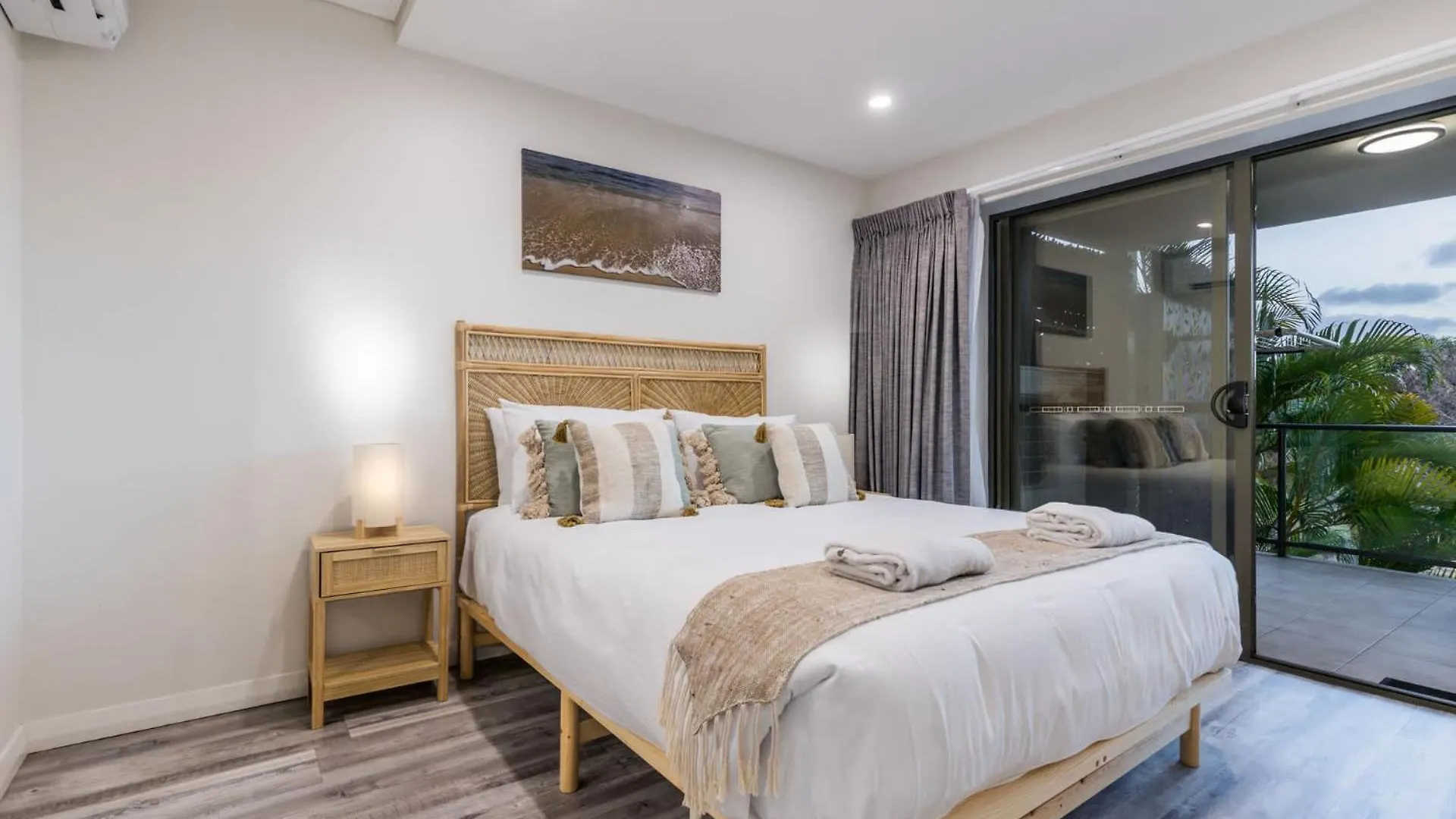 Malo - Three-Bedroom Beachside Escape In Agnes Water, With Heated Communal Pool 0*,