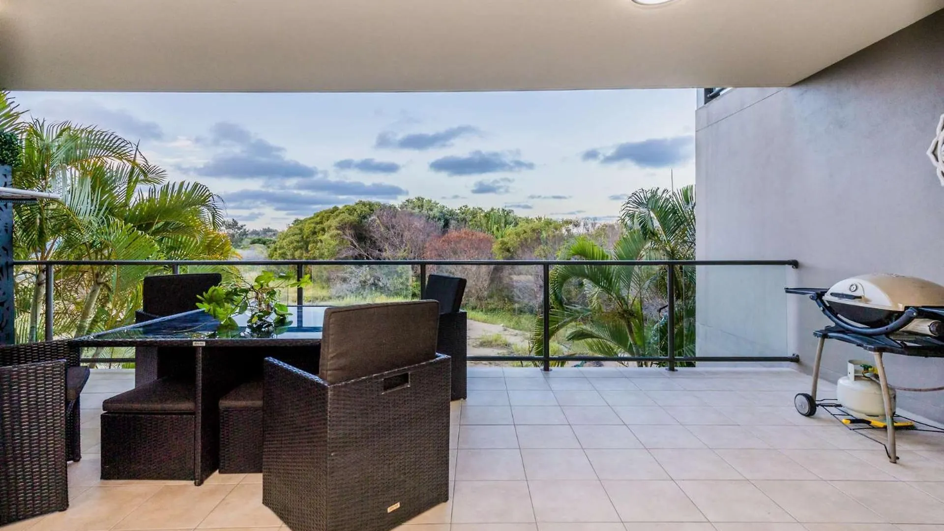 Malo - Three-Bedroom Beachside Escape In Agnes Water, With Heated Communal Pool 0*,